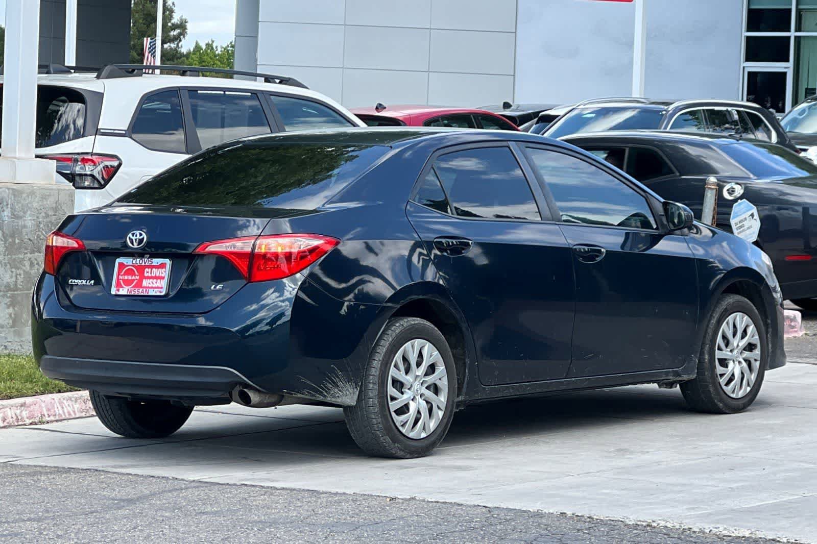 Used 2017 Toyota Corolla LE w/ Carpet Mat Package (TMS) FWD image 3