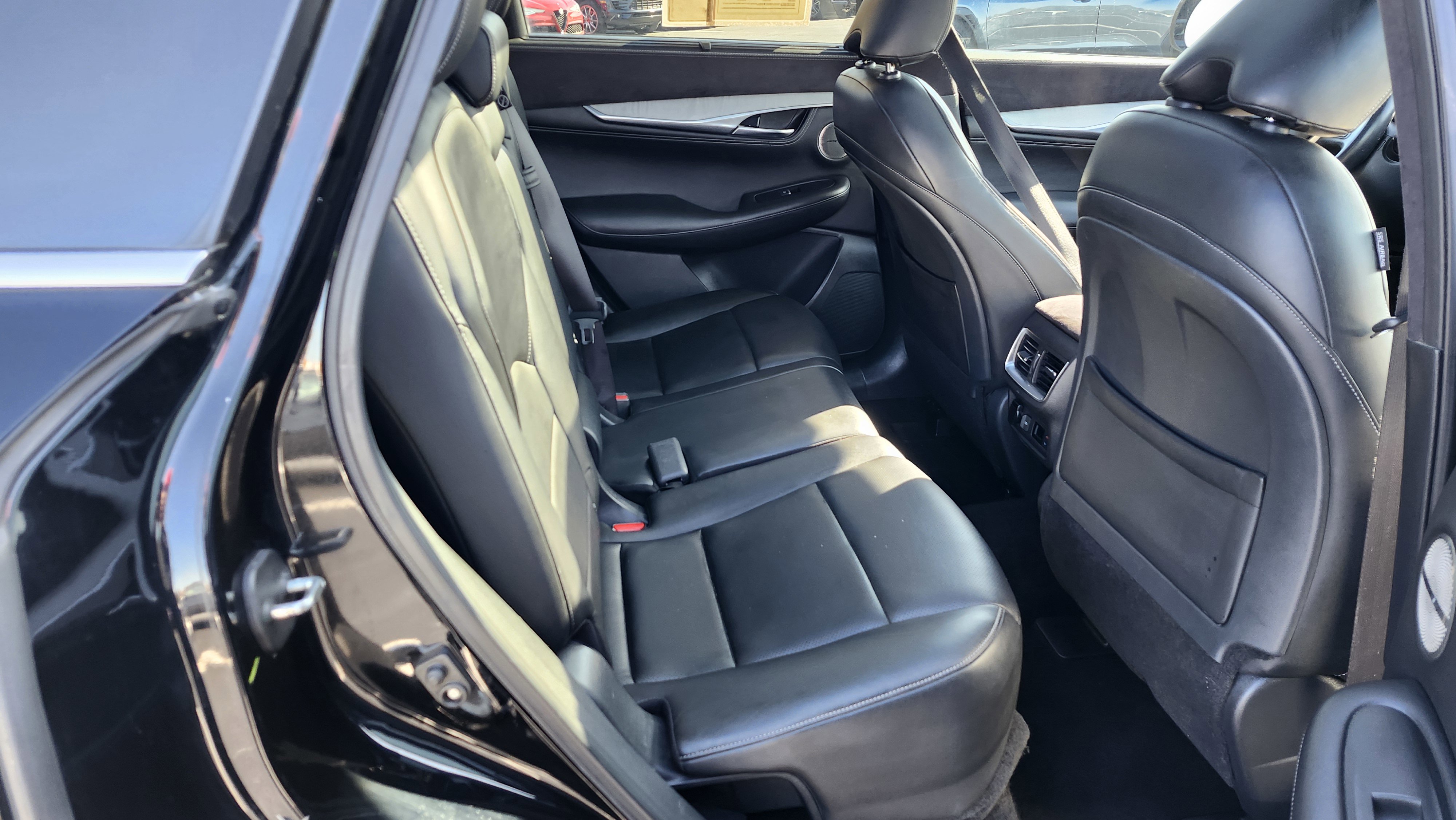 Used 2019 INFINITI QX50 Essential image 13