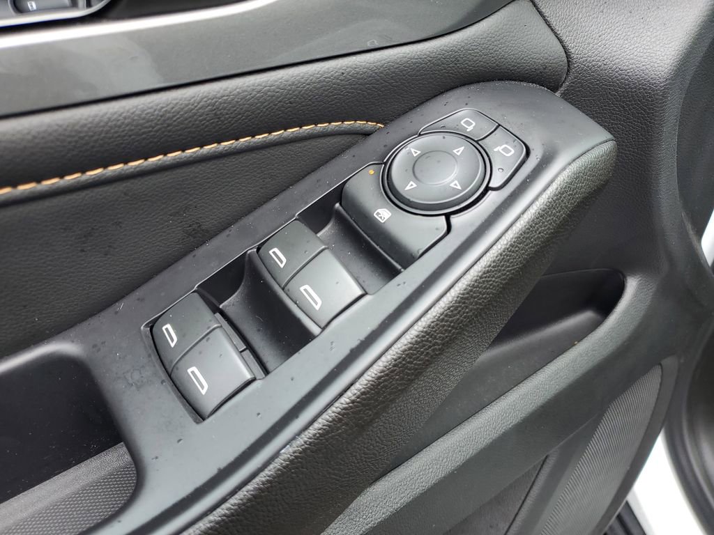 Used 2021 Chevrolet Traverse LS image 21