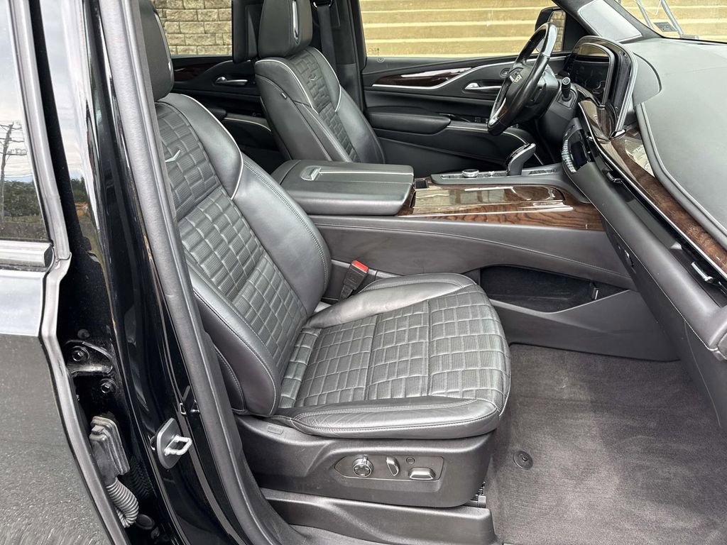 Used 2023 Cadillac Escalade ESV Sport Platinum w/ LPO, ONYX Package AWD/4WD image 7
