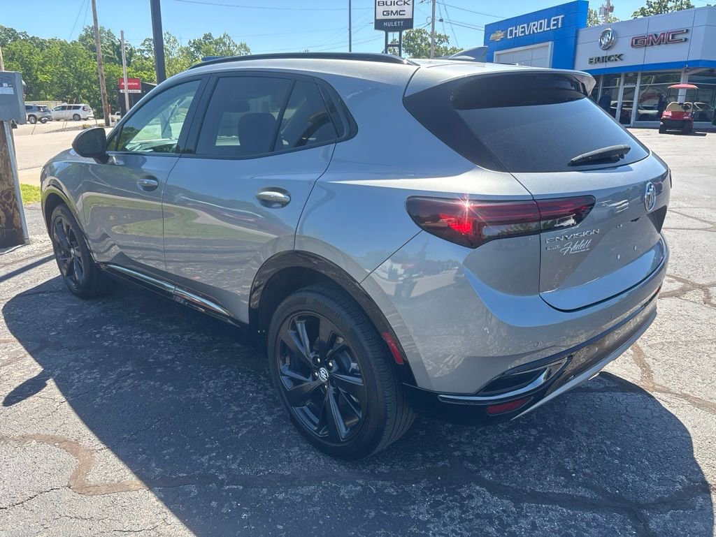 Used 2023 Buick Envision Preferred w/ Sport Touring Package AWD/4WD image 3