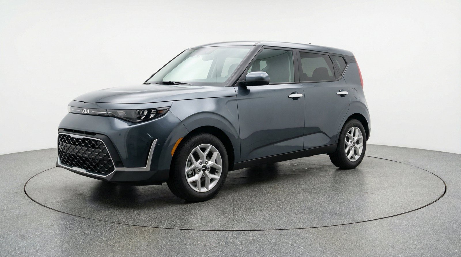 Used 2025 Kia Soul LX w/ LX Technology Package FWD image 3