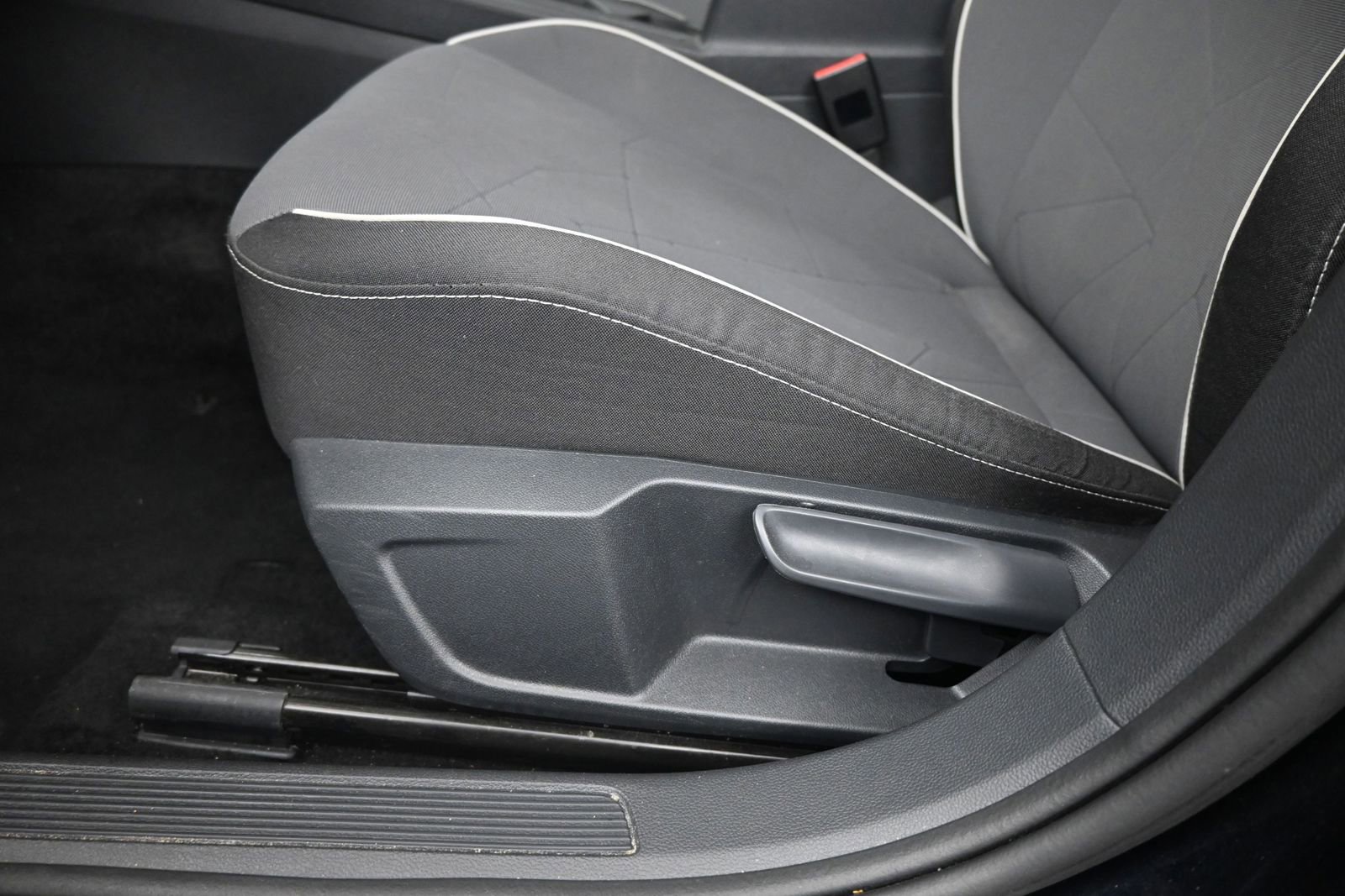 Used 2025 Volkswagen Jetta Sport FWD image 10