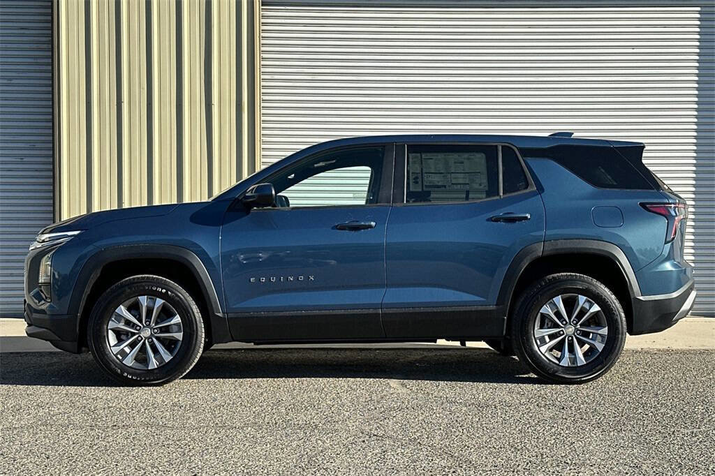 New 2026 Chevrolet Equinox LT image 3