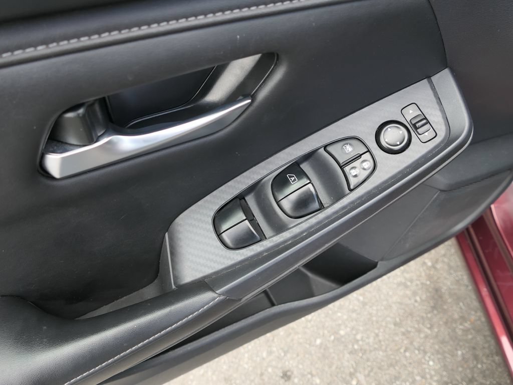 Used 2024 Nissan Sentra SV FWD image 10
