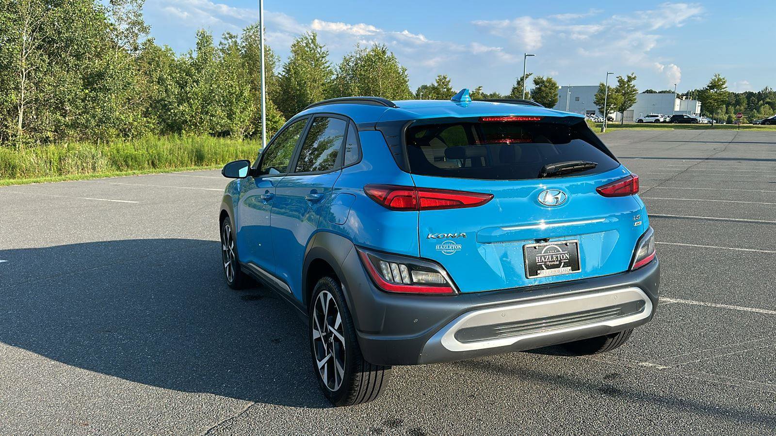 Certified 2022 Hyundai Kona Limited w/ Cargo Package image 9