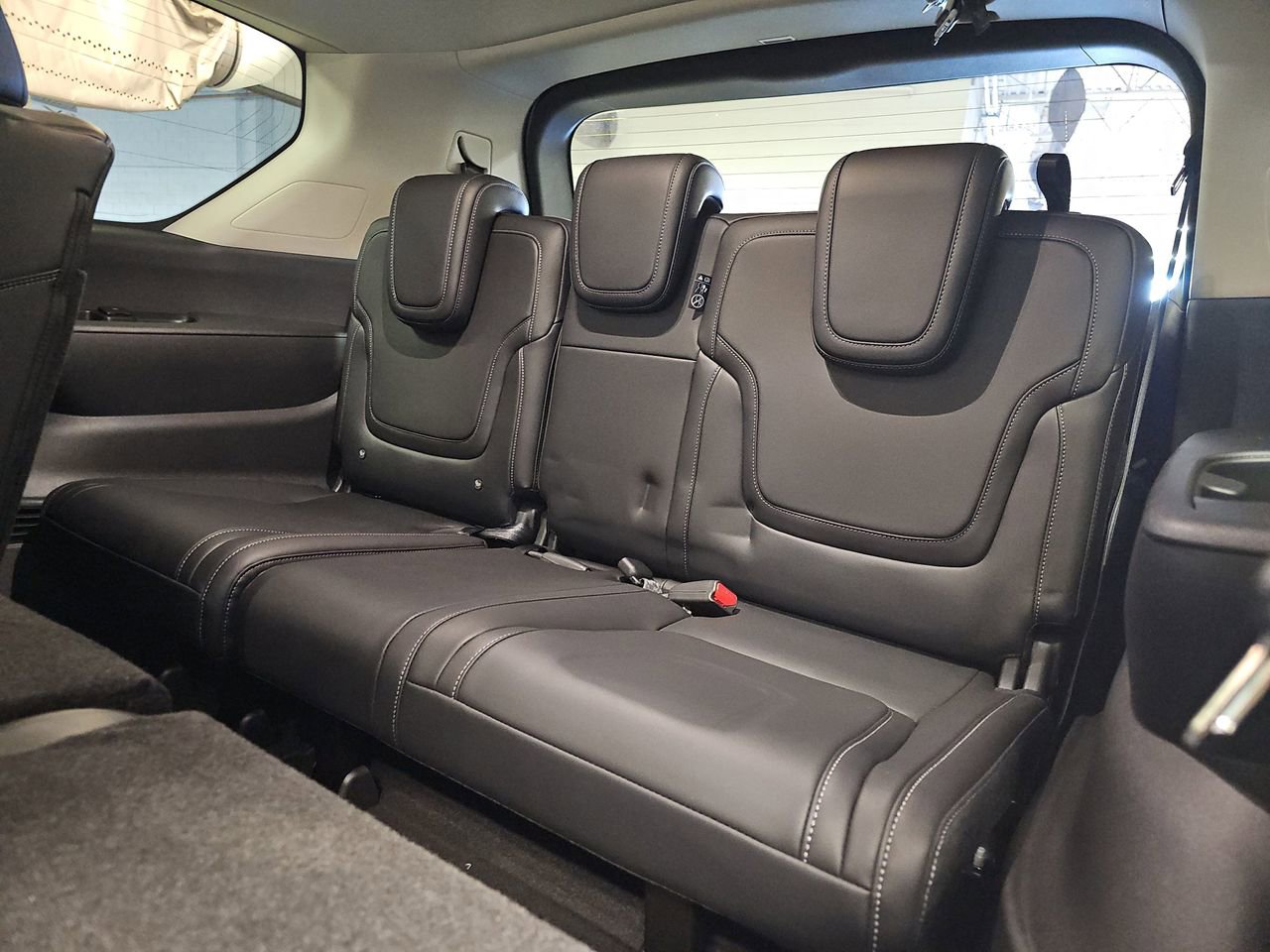 New 2025 Nissan Armada SV image 13