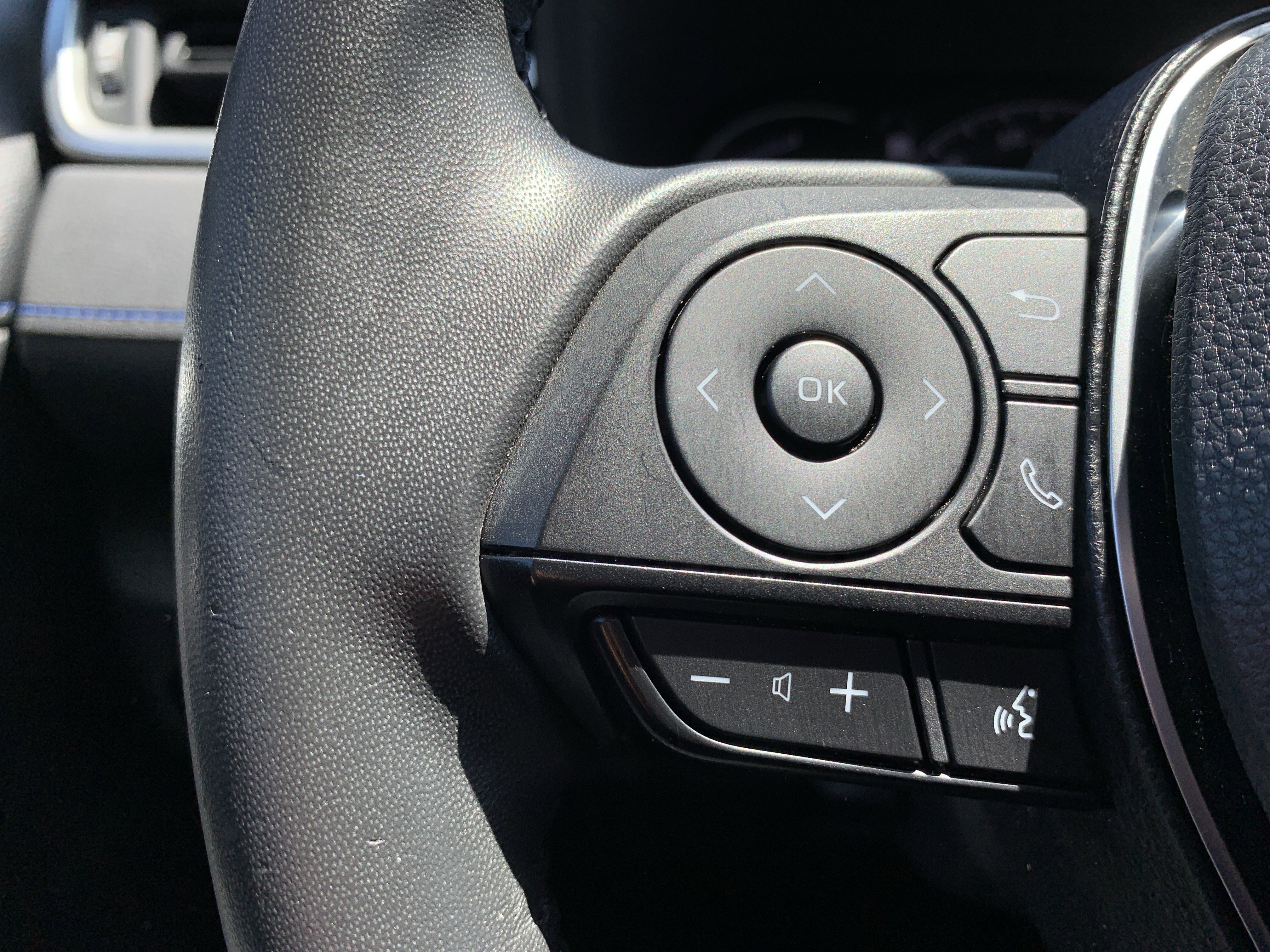 Used 2022 Toyota RAV4 XSE AWD/4WD image 19