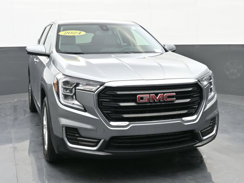 Used 2024 GMC Terrain SLE image 8