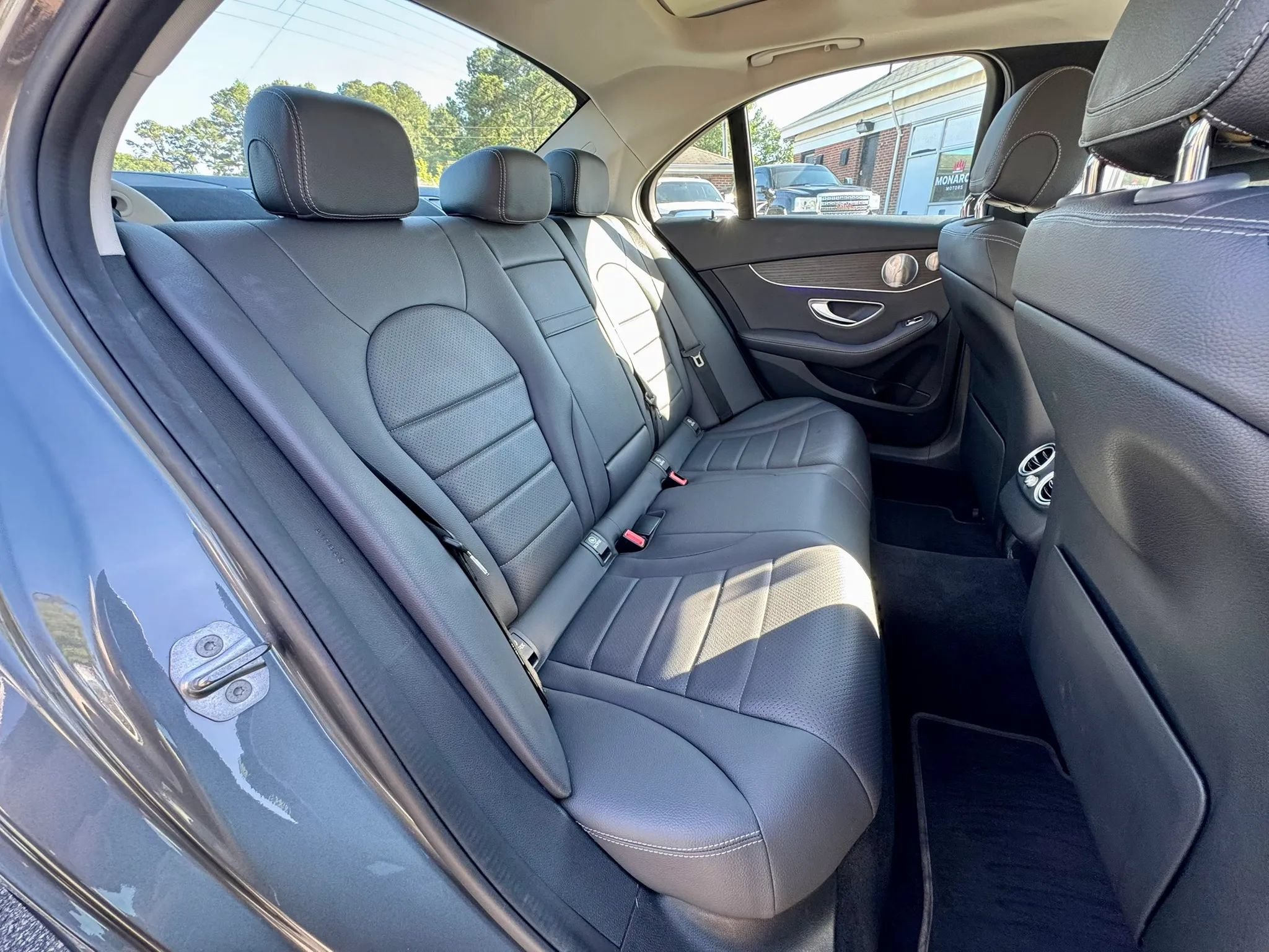 Used 2020 Mercedes-Benz C 300 4MATIC Sedan image 11