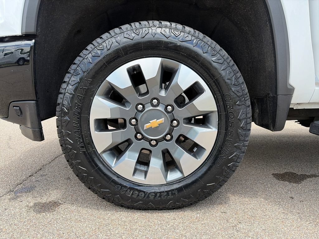 Used 2022 Chevrolet Silverado 2500 Custom w/ Custom Value Package AWD/4WD image 12