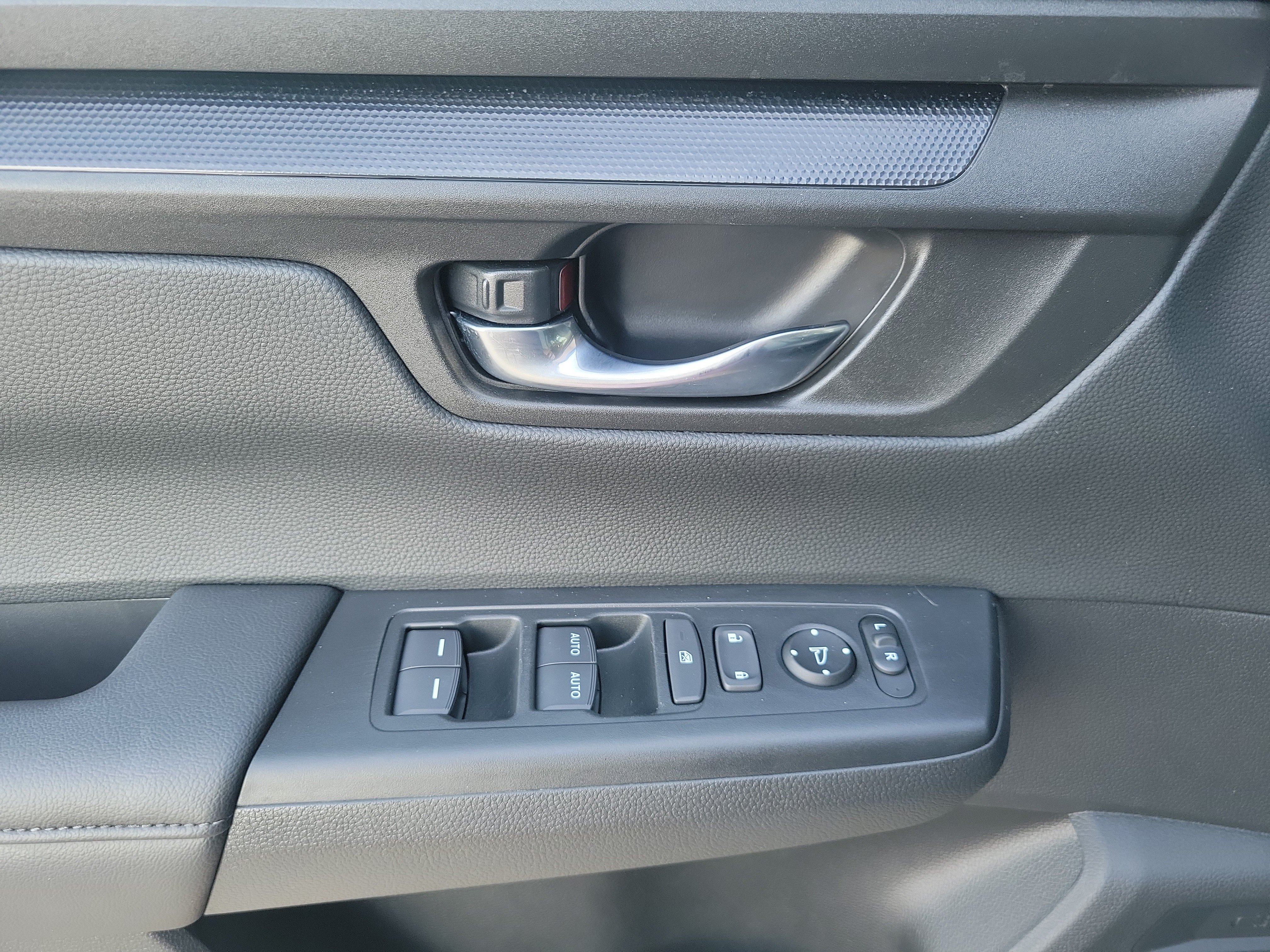 Used 2025 Honda CR-V EX image 24