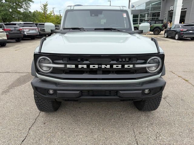 Used 2022 Ford Bronco Outer Banks w/ Sasquatch Package AWD/4WD image 2