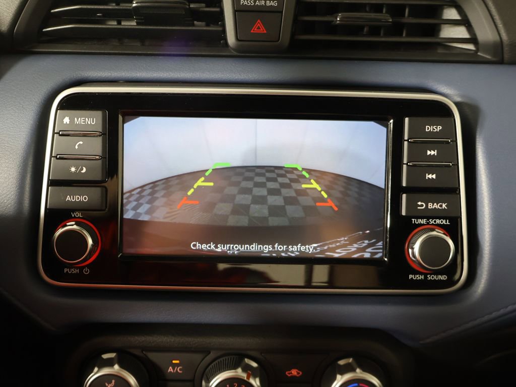 Used 2025 Nissan Versa SV image 38