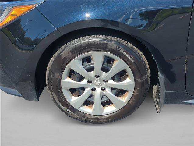 Certified 2025 Toyota Corolla LE FWD image 29