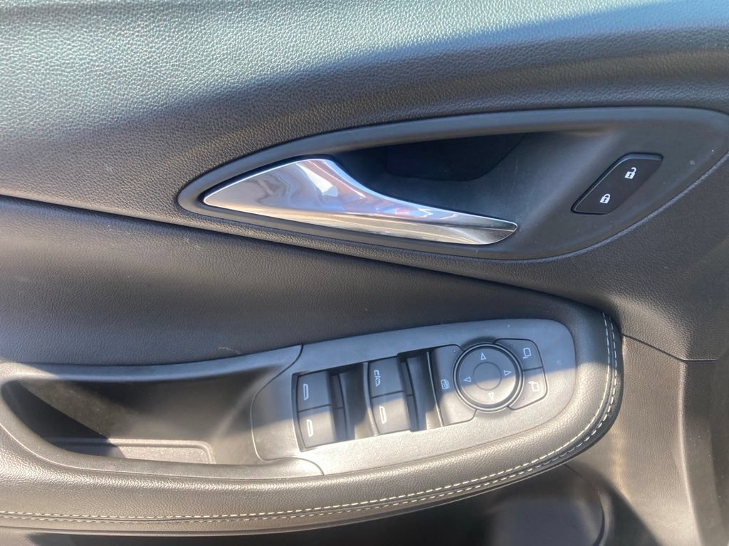 Used 2023 Buick Encore GX Select FWD image 18