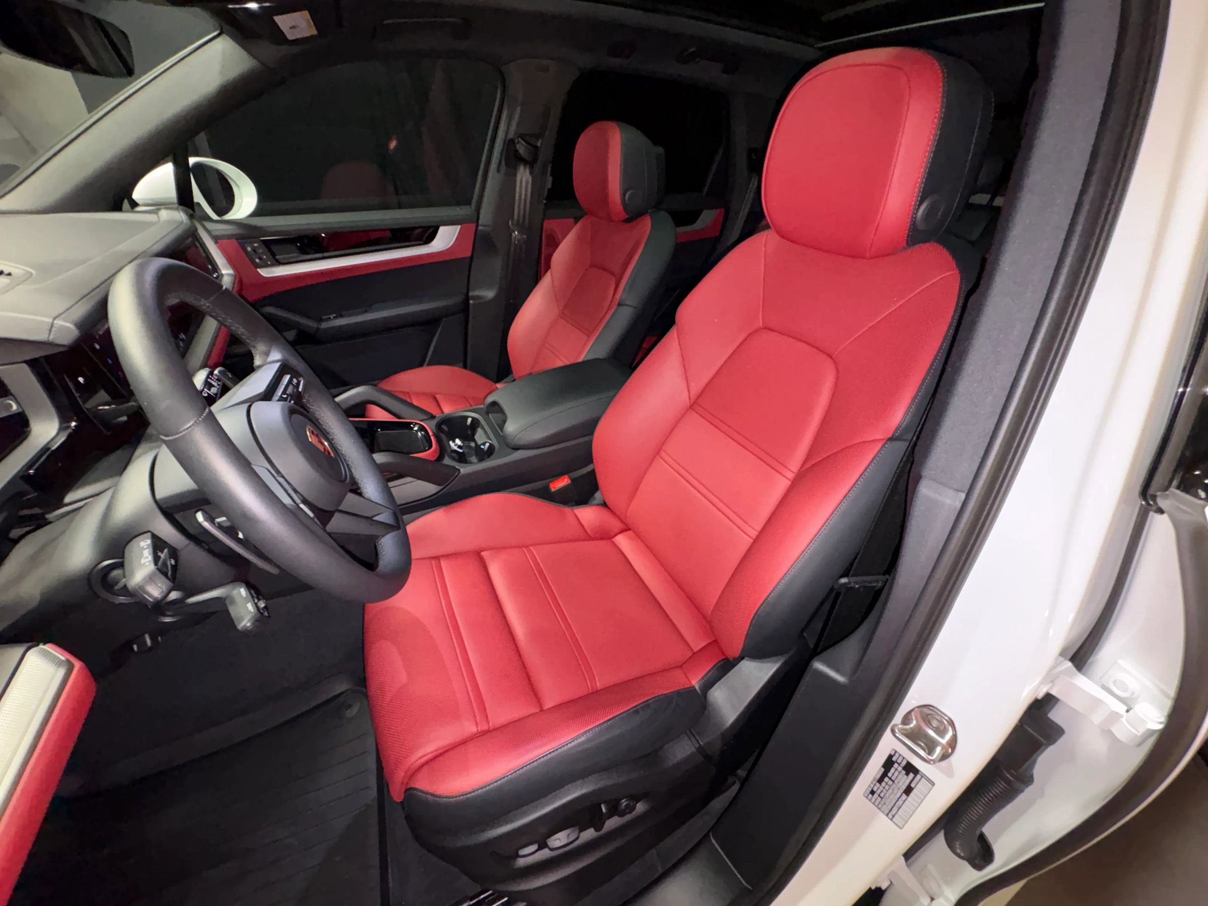 Used 2026 Porsche Cayenne image 23