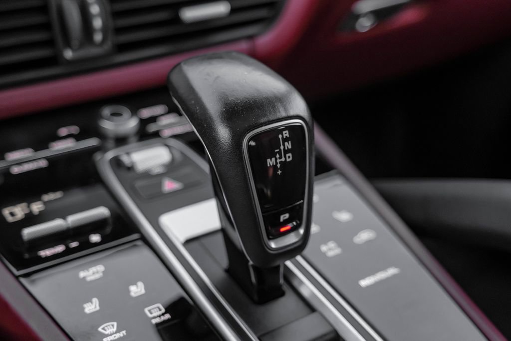 Used 2019 Porsche Cayenne image 28
