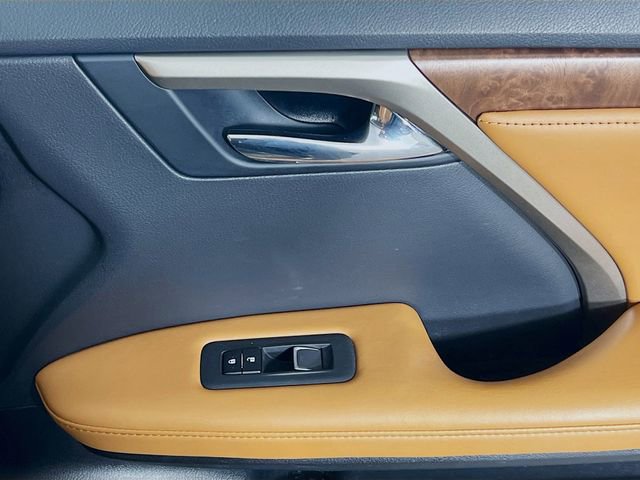 Used 2022 Lexus RX 350L Premium w/ Premium Package image 32