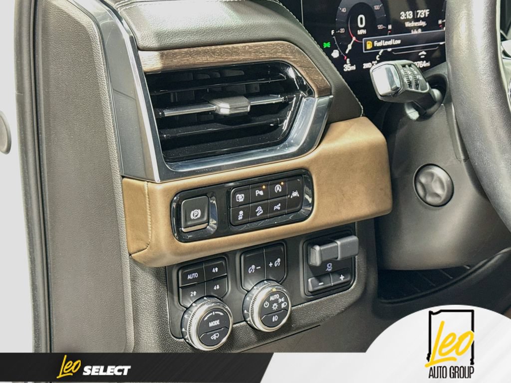 Used 2025 GMC Yukon Denali Ultimate AWD/4WD image 13