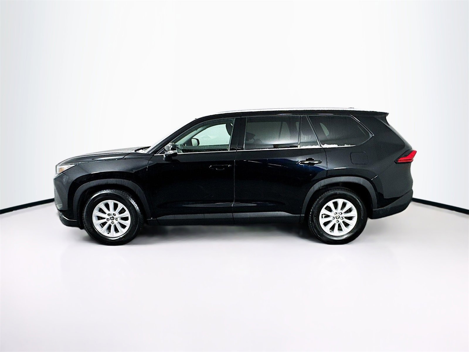 Used 2024 Toyota Grand Highlander XLE image 4