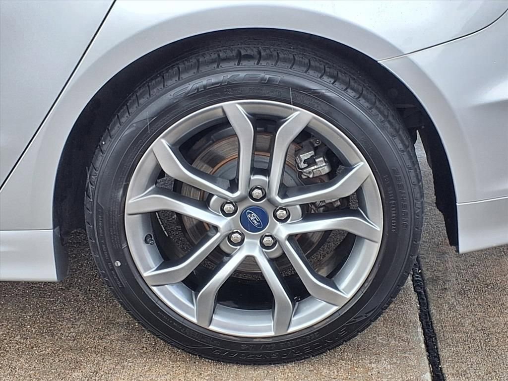 Used 2017 Ford Fusion S w/ Equipment Group 101A FWD image 29