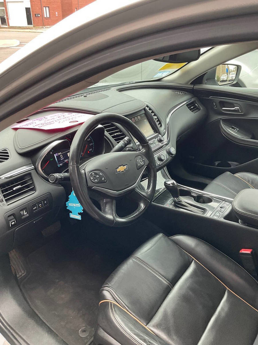 Used 2017 Chevrolet Impala Premier w/ Enhanced Convenience Package image 6