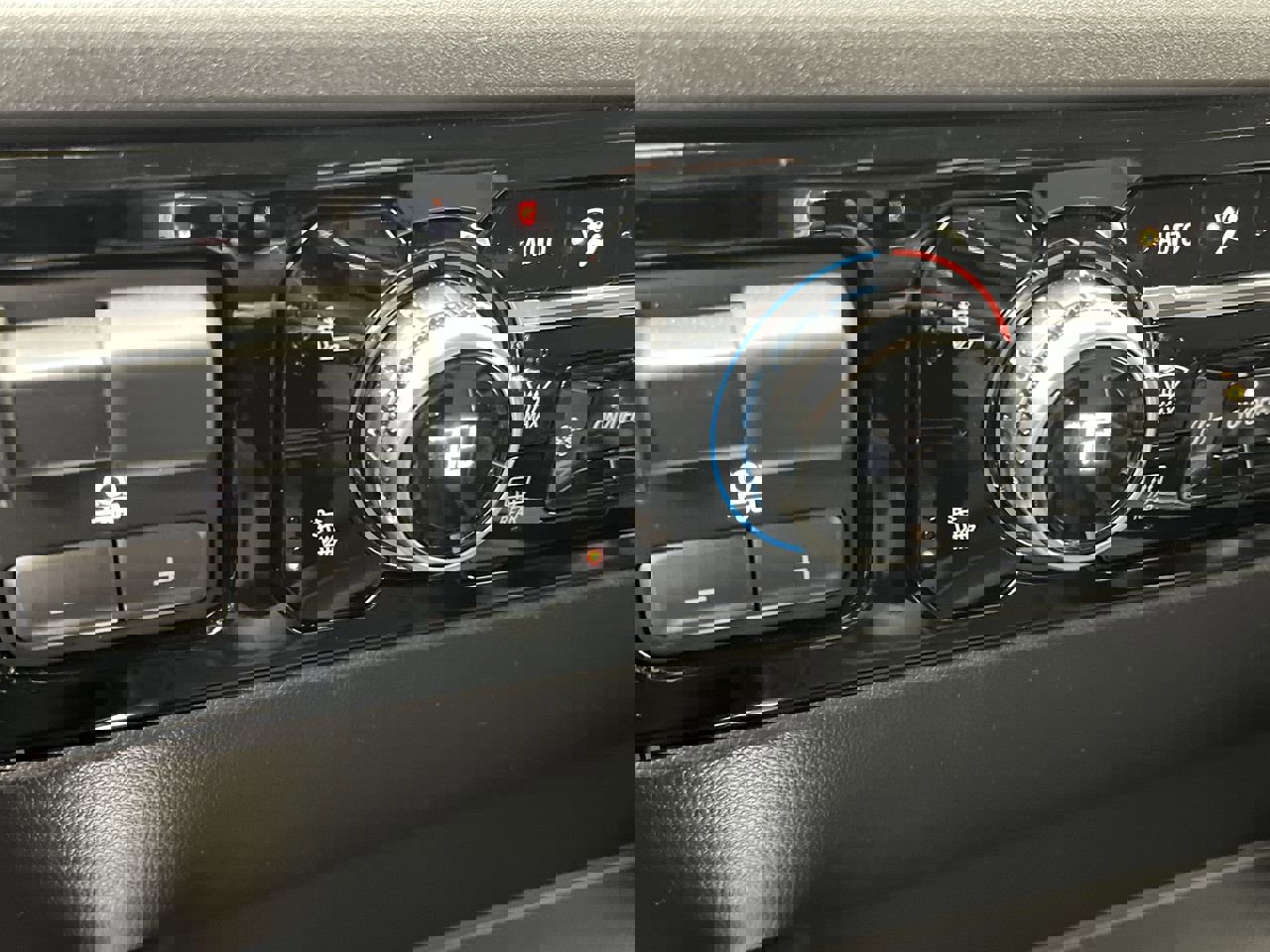 New 2026 GMC Sierra 1500 Elevation image 24