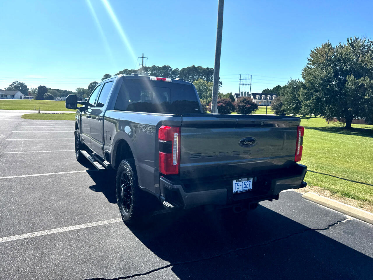 Used 2023 Ford F250 Lariat w/ Black Appearance Package image 7