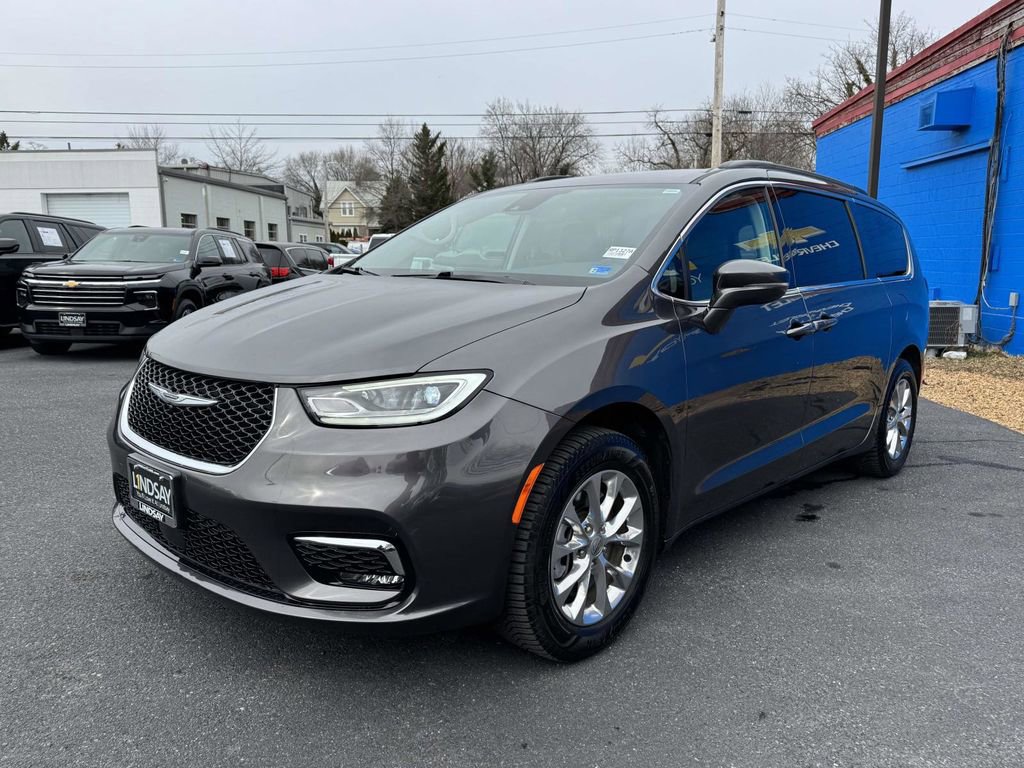 Used 2022 Chrysler Pacifica Touring-L AWD/4WD image 6