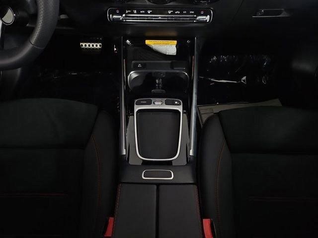 New 2025 Mercedes-Benz GLB 35 AMG 4MATIC image 28