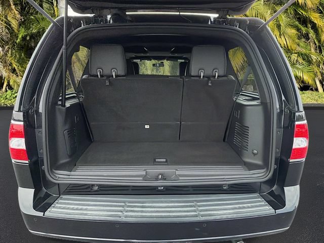 Used 2014 Lincoln Navigator 4WD image 28