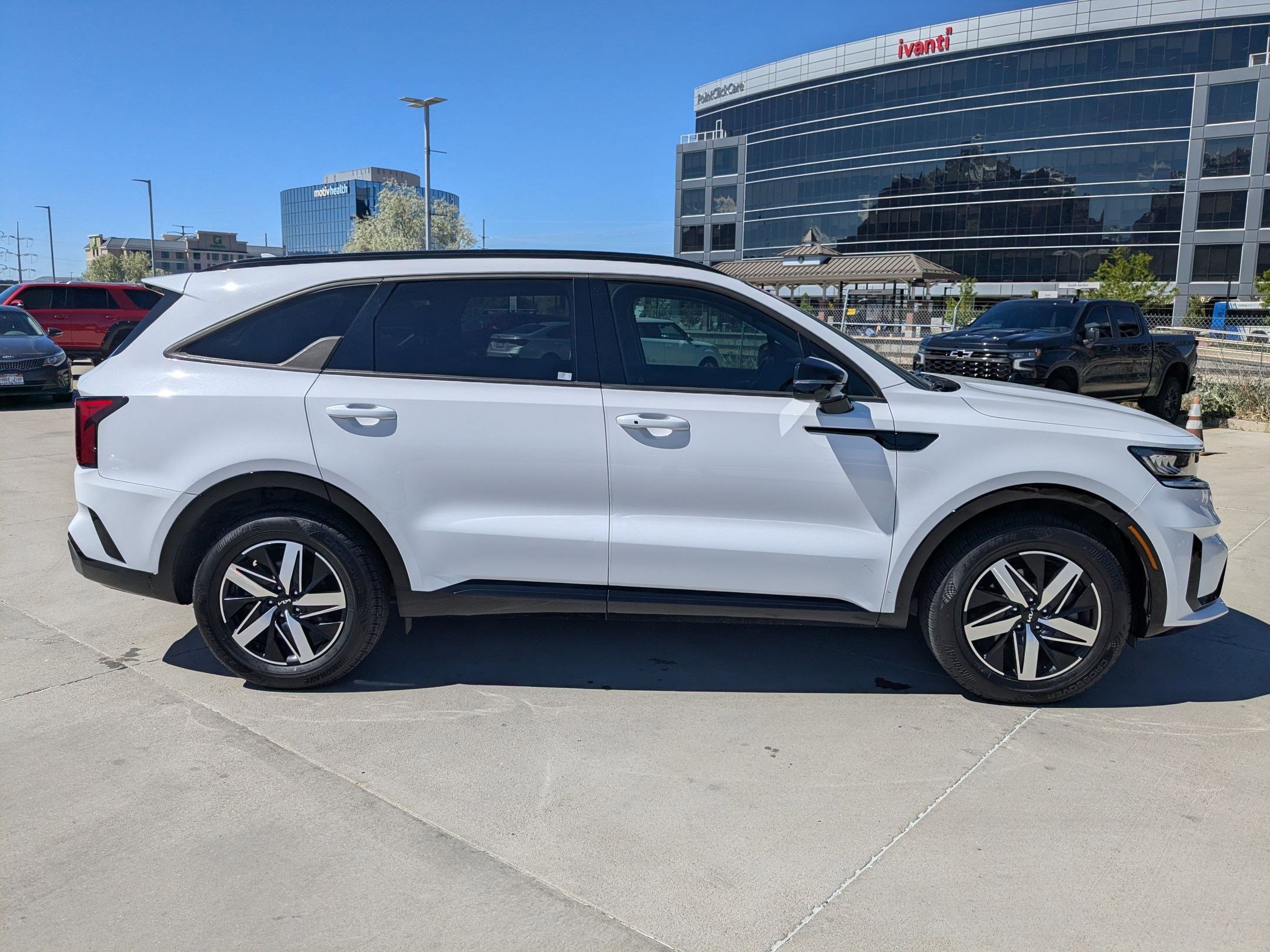 Used 2022 Kia Sorento EX w/ Panoramic Sunroof Package FWD image 6