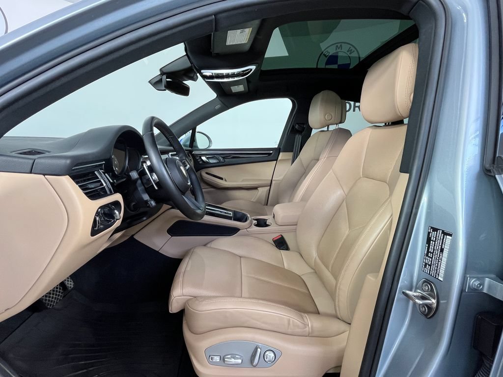 Used 2024 Porsche Macan AWD/4WD image 19