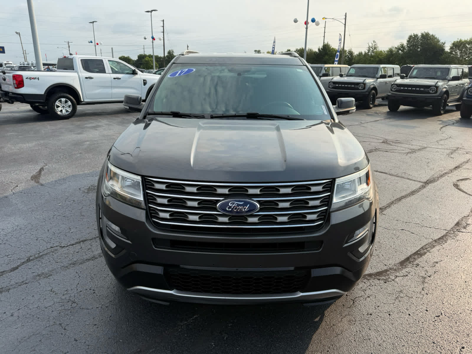 Used 2017 Ford Explorer XLT AWD/4WD image 22