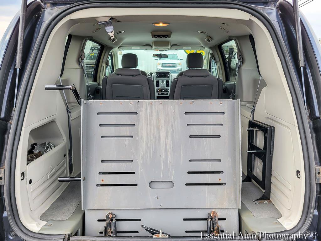 Used 2009 Chrysler Town & Country LX FWD image 24