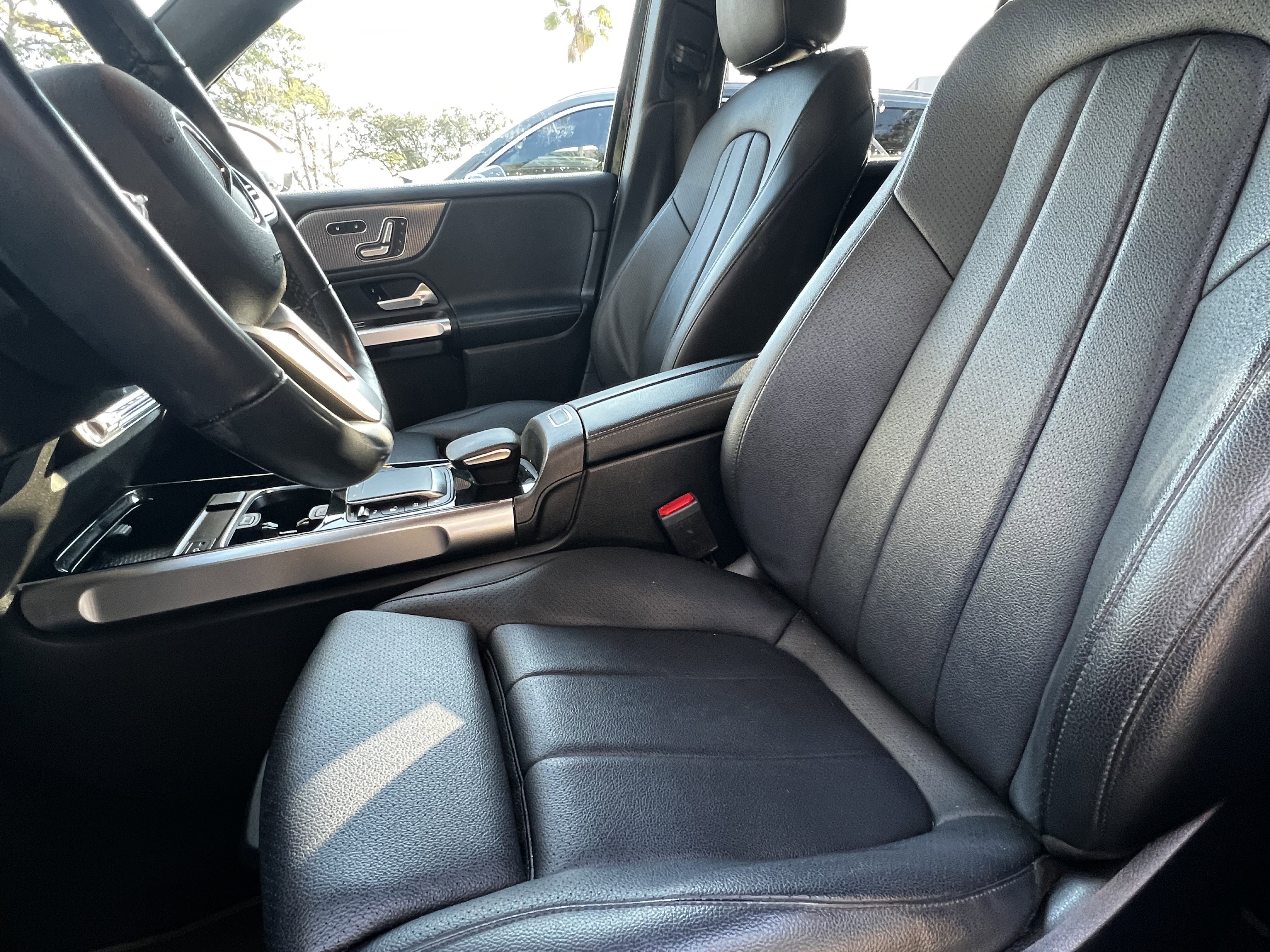 Used 2021 Mercedes-Benz GLB 250 image 17