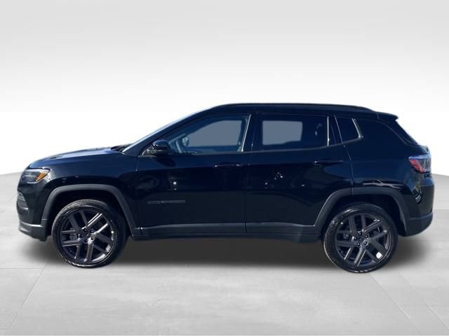 New 2026 Jeep Compass Latitude AWD/4WD image 4