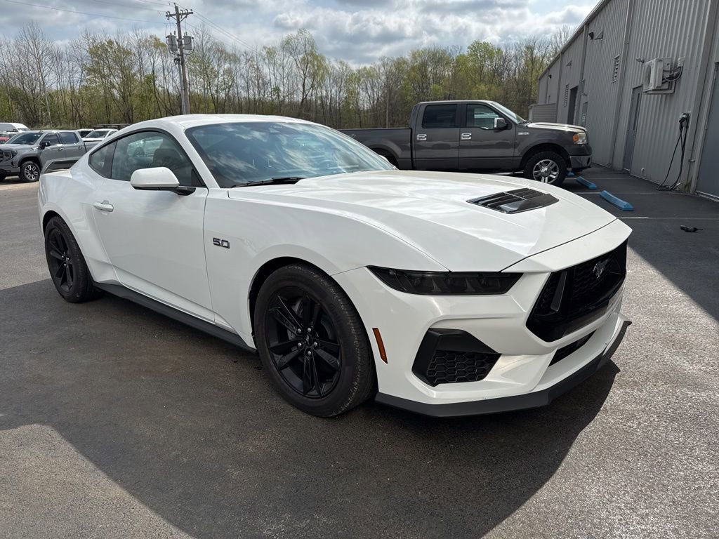 Used 2025 Ford Mustang GT image 4