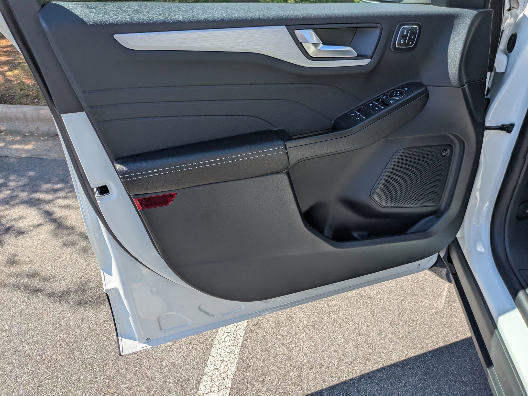 New 2025 Ford Escape SE w/ PHEV Premium Package image 9