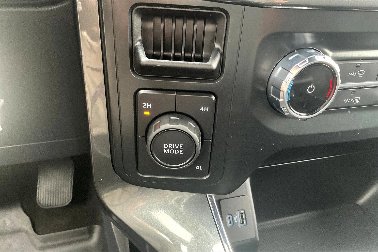 Used 2022 Ford F150 XLT w/ Equipment Group 301A Mid image 32