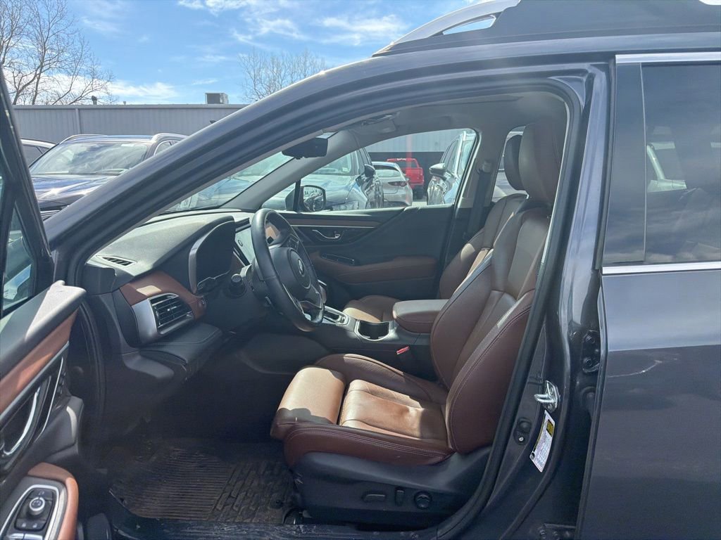 Used 2023 Subaru Outback Touring XT image 2