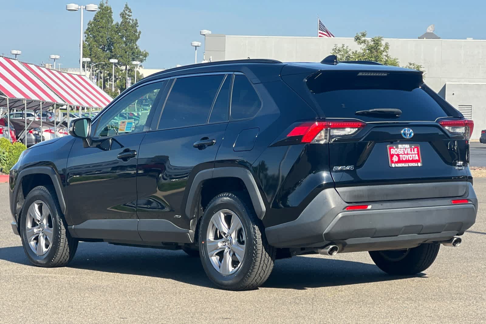 Certified 2022 Toyota RAV4 XLE AWD/4WD image 7