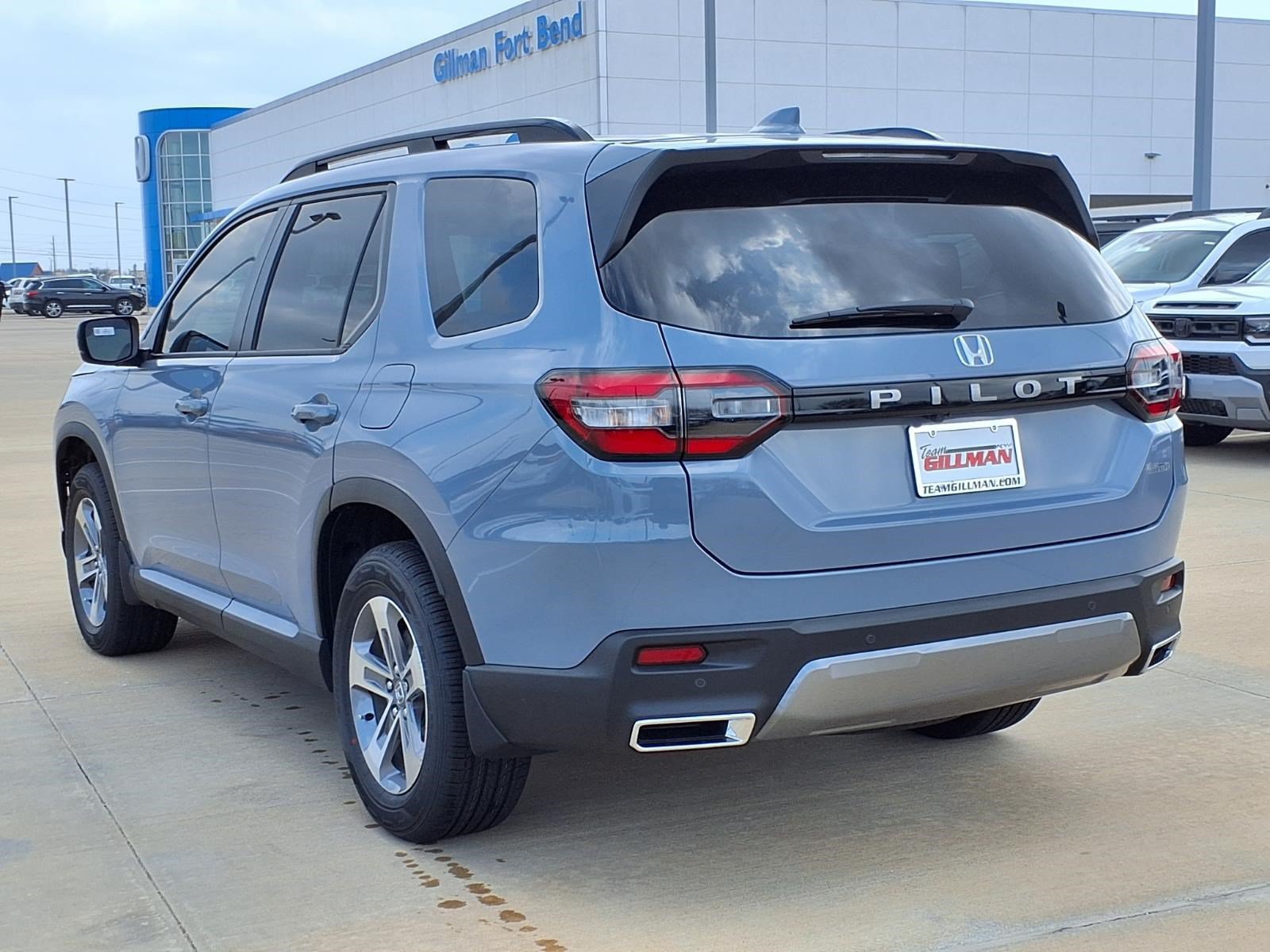 New 2026 Honda Pilot EX-L image 2