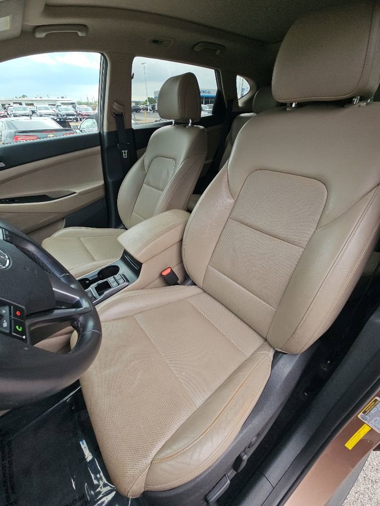 Used 2016 Hyundai Tucson Limited w/ Option Group 03 FWD image 19