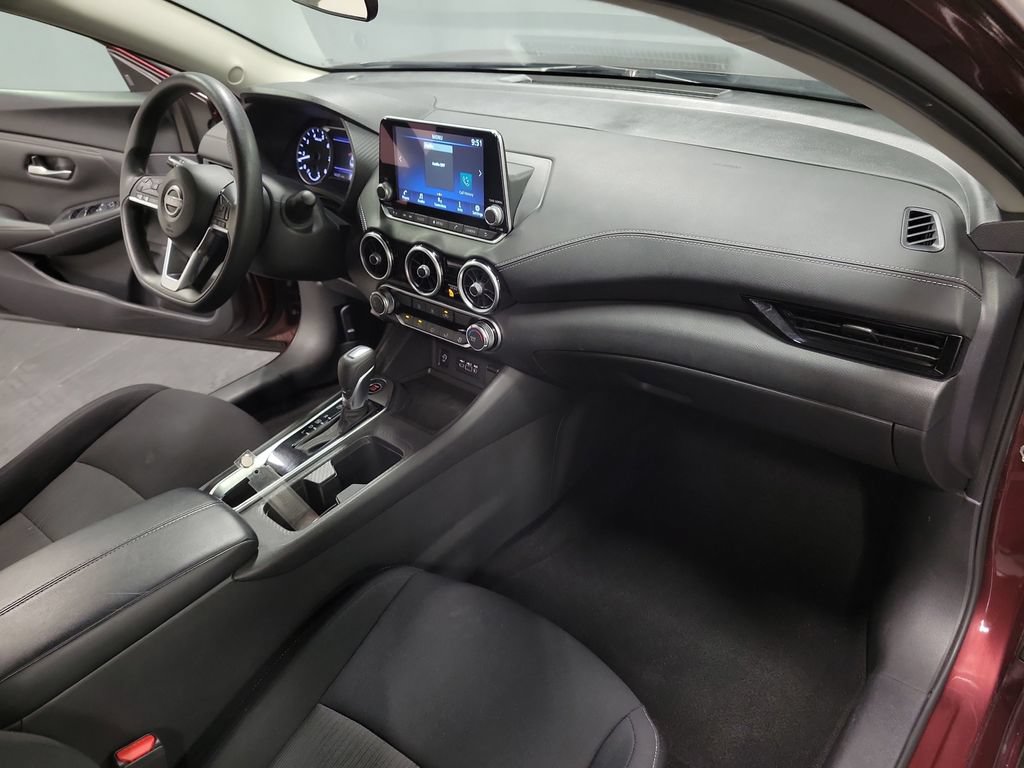 Used 2024 Nissan Sentra SV FWD image 33