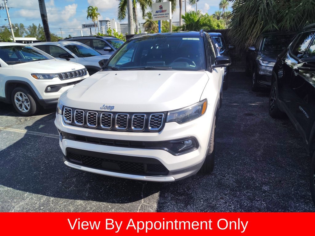 Used 2025 Jeep Compass Limited AWD/4WD image 2