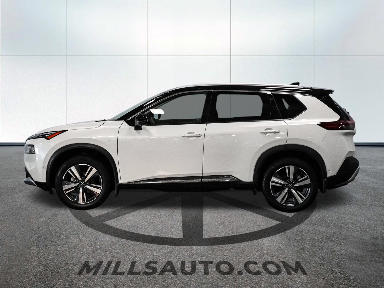 Used 2023 Nissan Rogue Platinum w/ Platinum Premium Package AWD/4WD image 3