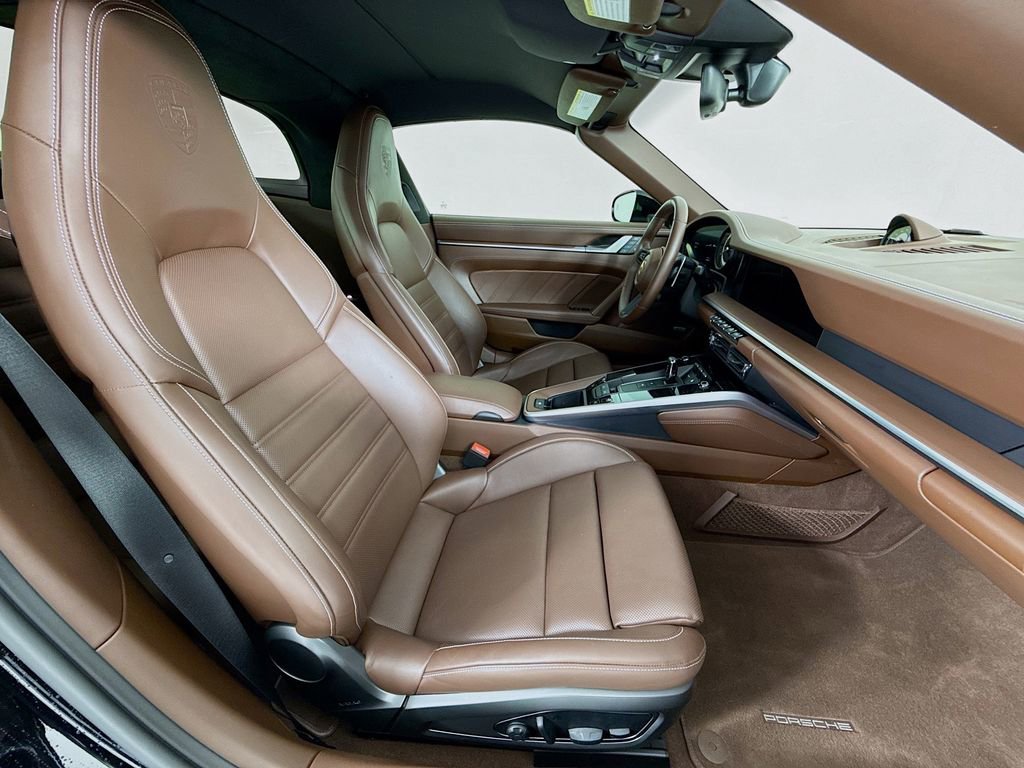 Certified 2022 Porsche 911 Targa 4S AWD/4WD image 30