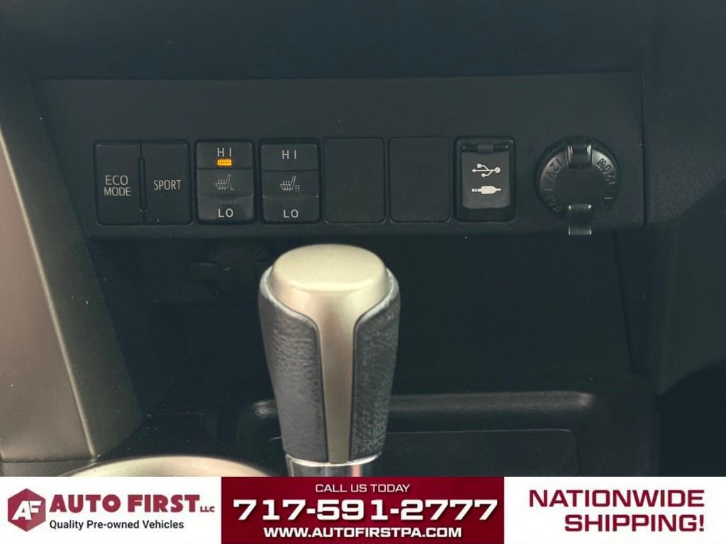 Used 2013 Toyota RAV4 Limited AWD/4WD image 20